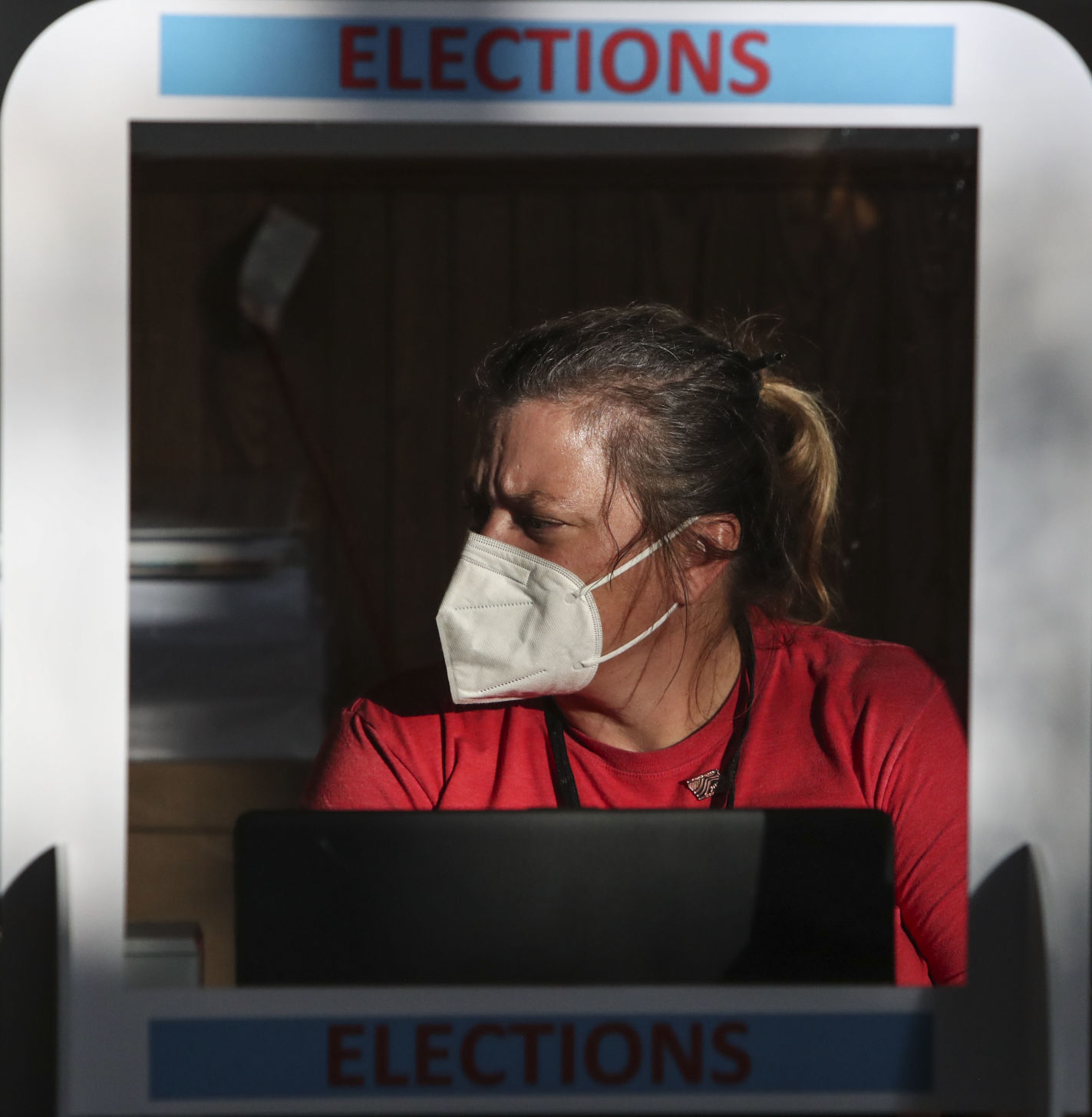 110320-qct-voting-jg-31.JPG